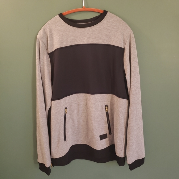 Under Armour Other - Under Armour sweatshirt